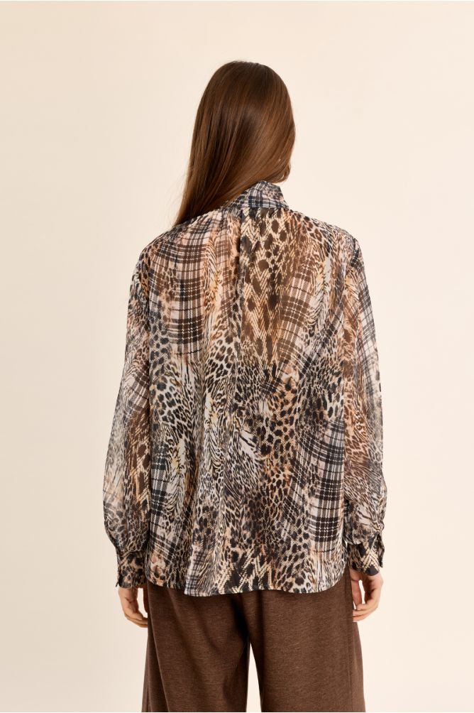 Blouse en voile, col lavallière