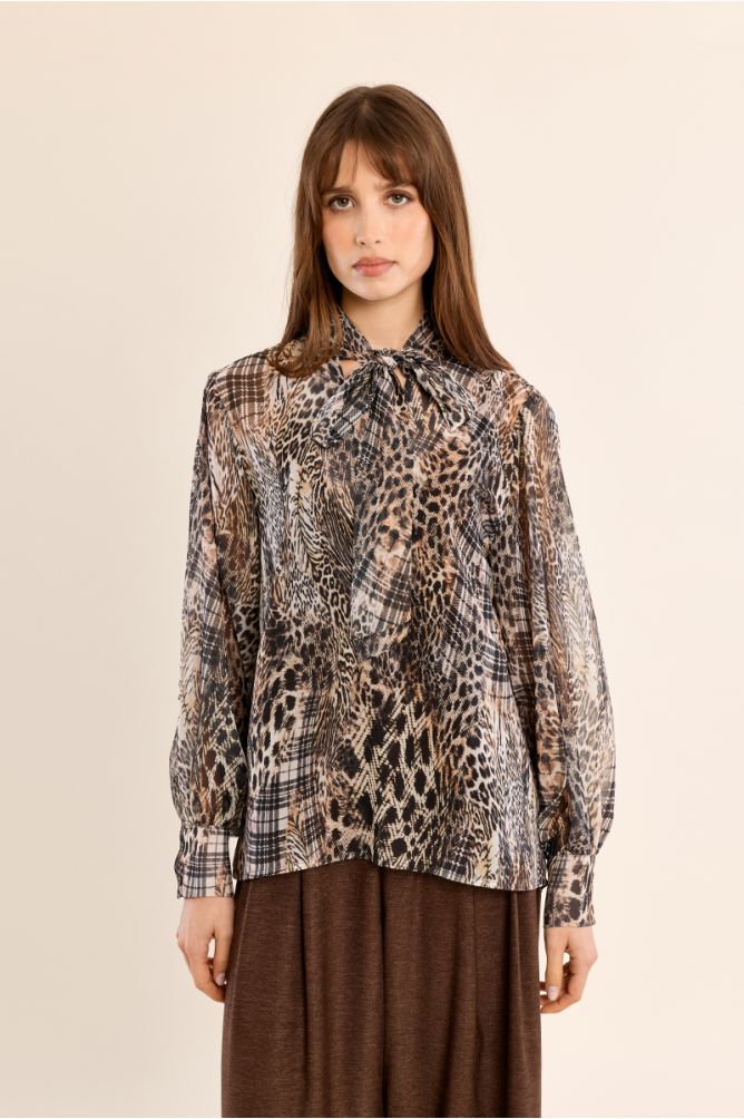 Blouse en voile, col lavallière
