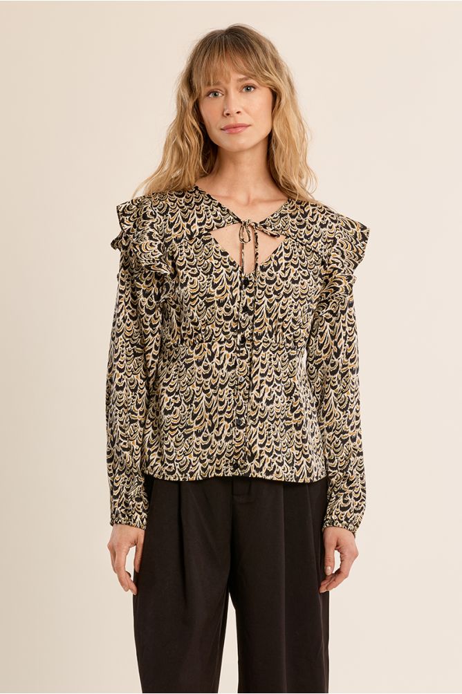 Blouse with tie shoulder pads