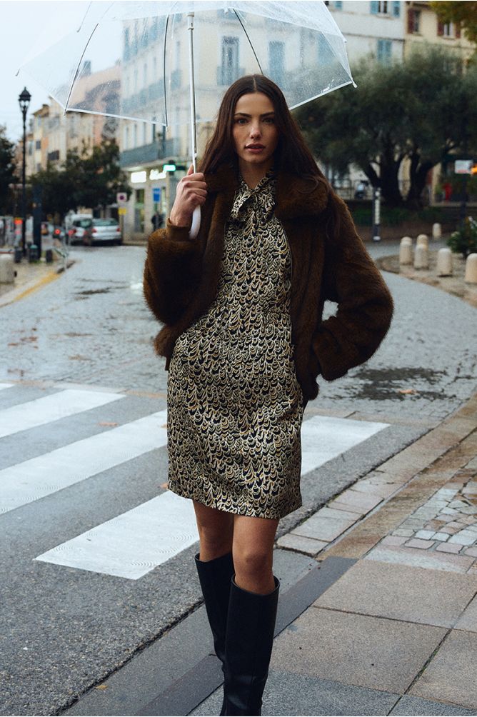 Robe ajustée col à nouer