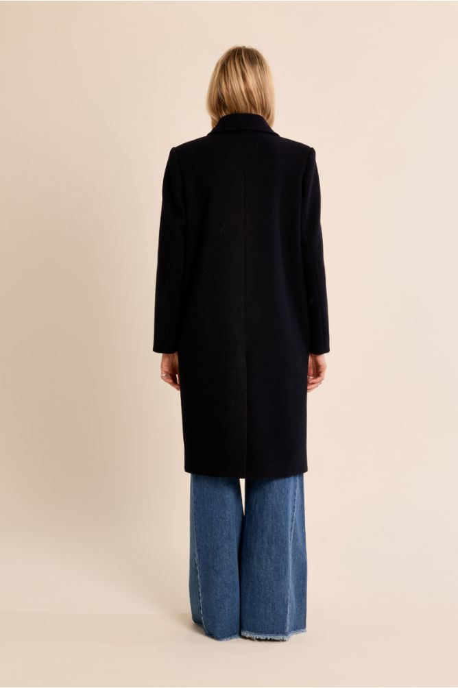 Straight coat