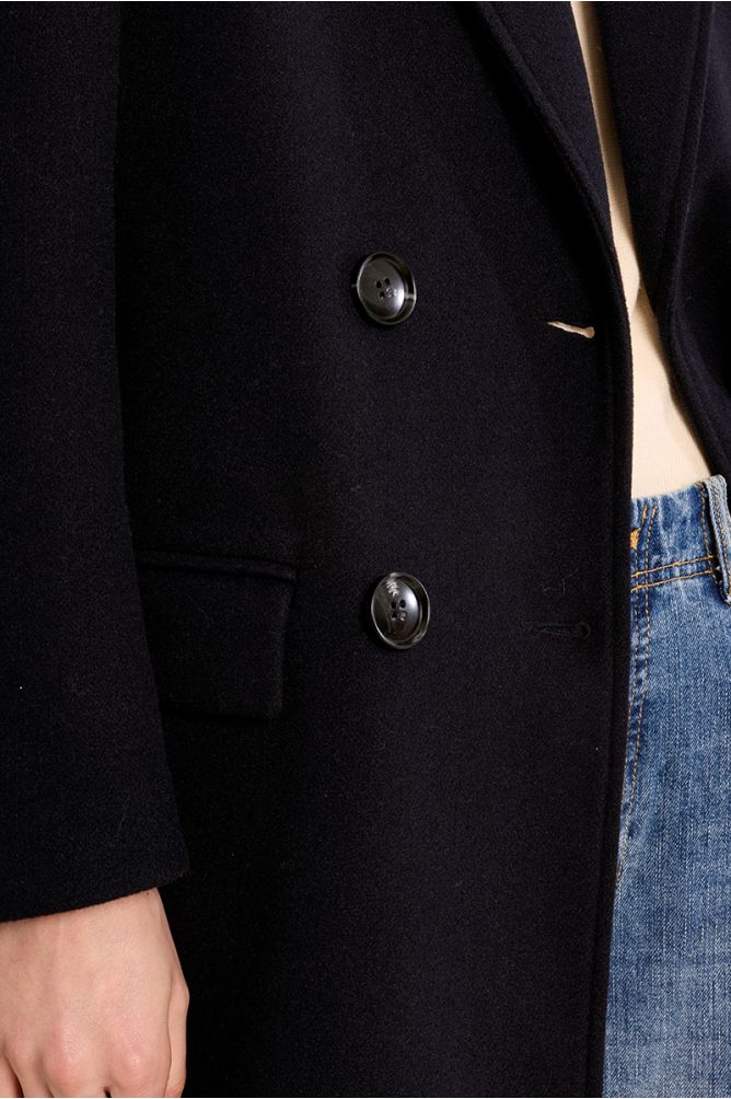 Straight coat
