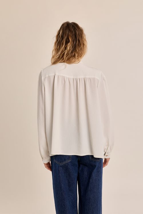 Flowing knotted blouse