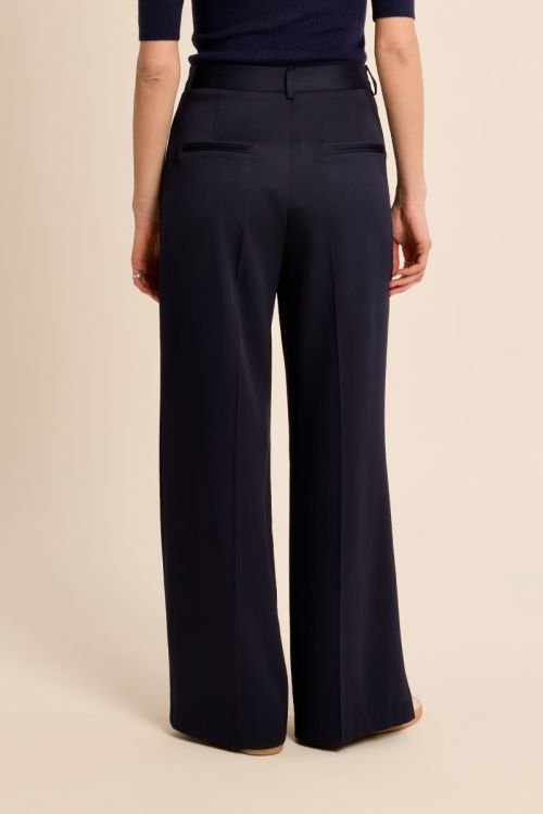 Straight pleated trousers