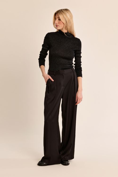 Straight pleated trousers