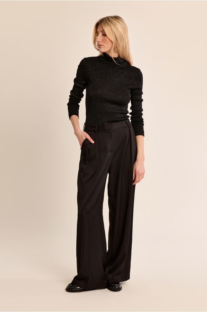 Straight pleated trousers