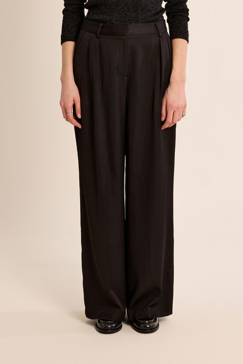 Pantalón largo perneras anchas