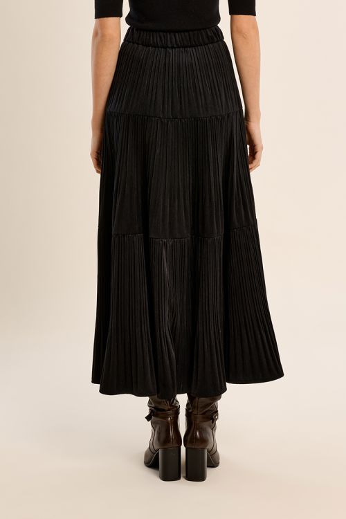 Long pleated skirt with gathers