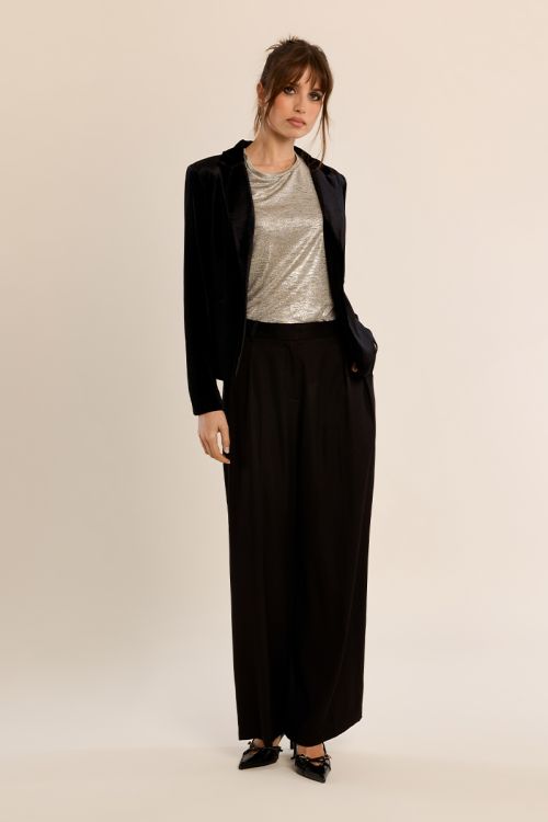 Cropped velvet blazer