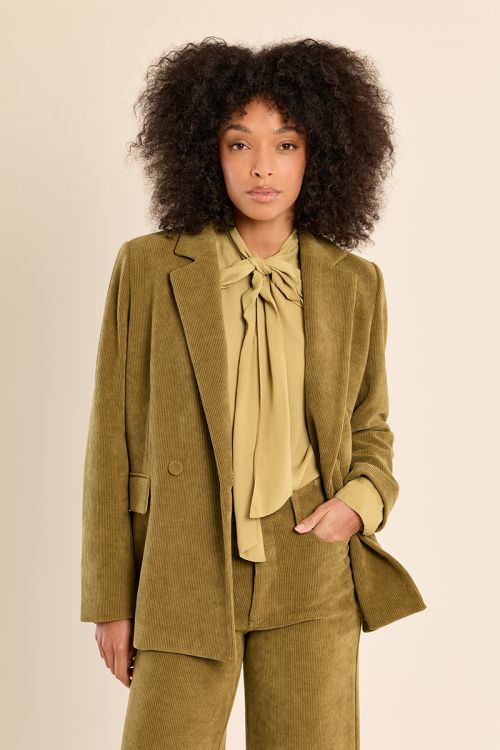 Blazer aterciopelado con cuello y solapa