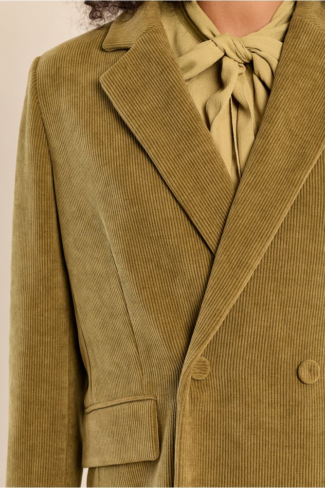 Blazer aterciopelado con cuello y solapa