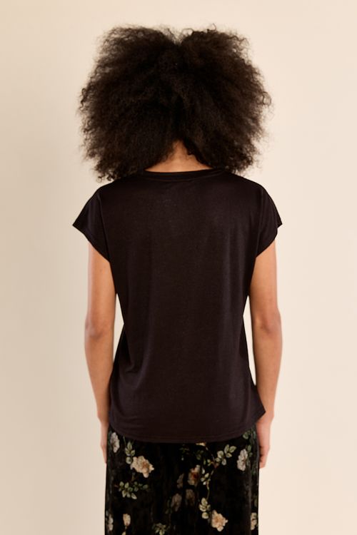 Plain V-neck T-shirt