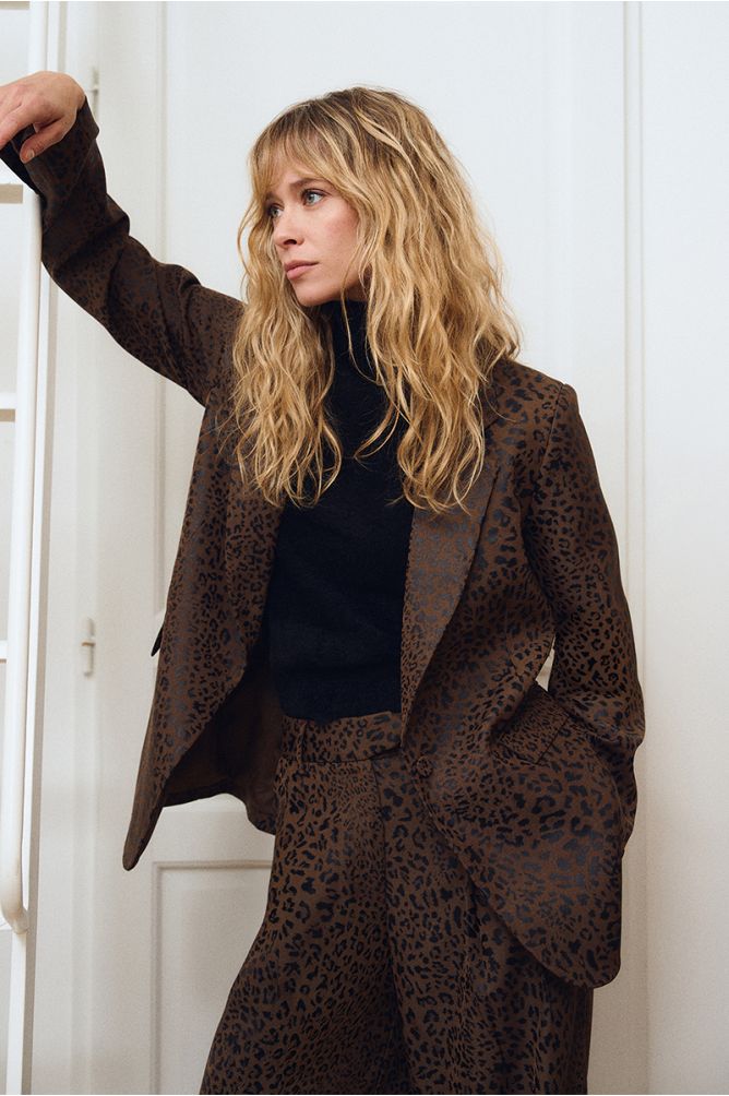 Blazer satiné léopard