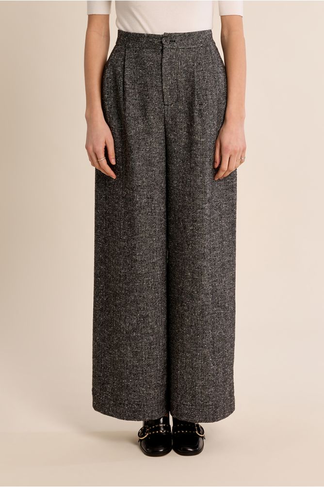 Flared pleated trousers