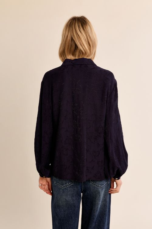 Chemise satinée à motifs fleuris