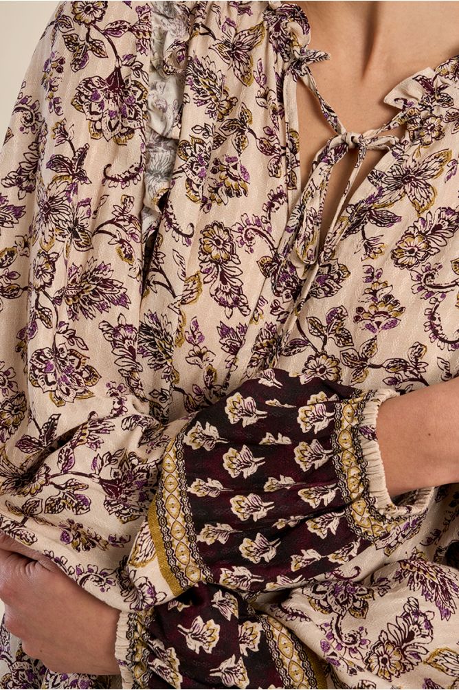 Bohemian blouse, tie collar