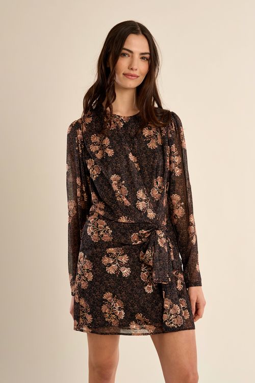 Robe courte nouée, semi transparente