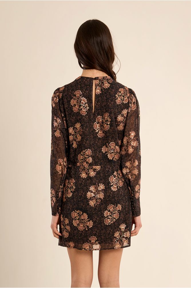 Short knotted dress, semi transparent