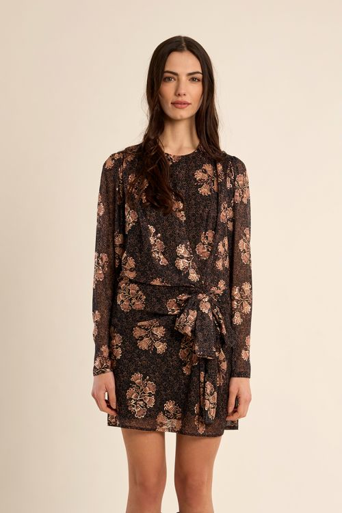 Short knotted dress, semi transparent