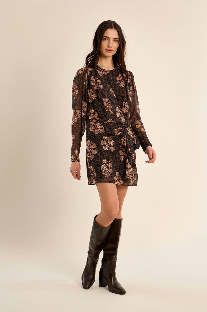 Short knotted dress, semi transparent