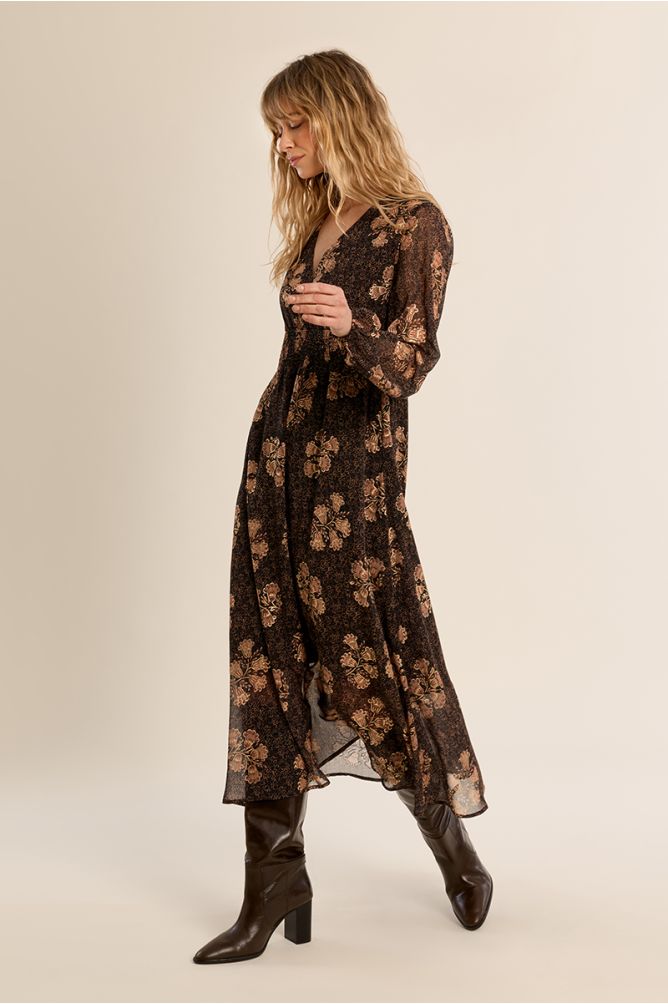 Robe mi-longue en semi transparence