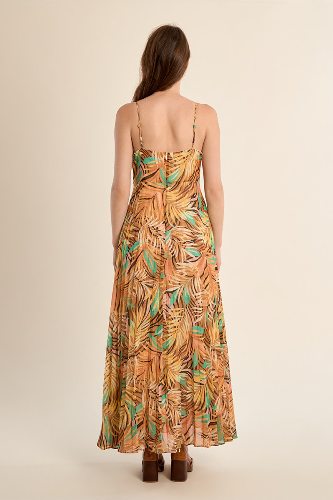 Vestido largo, de tirantes, con estampado.