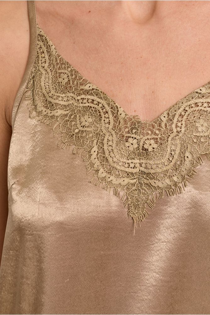 Caraco satiné à dentelle