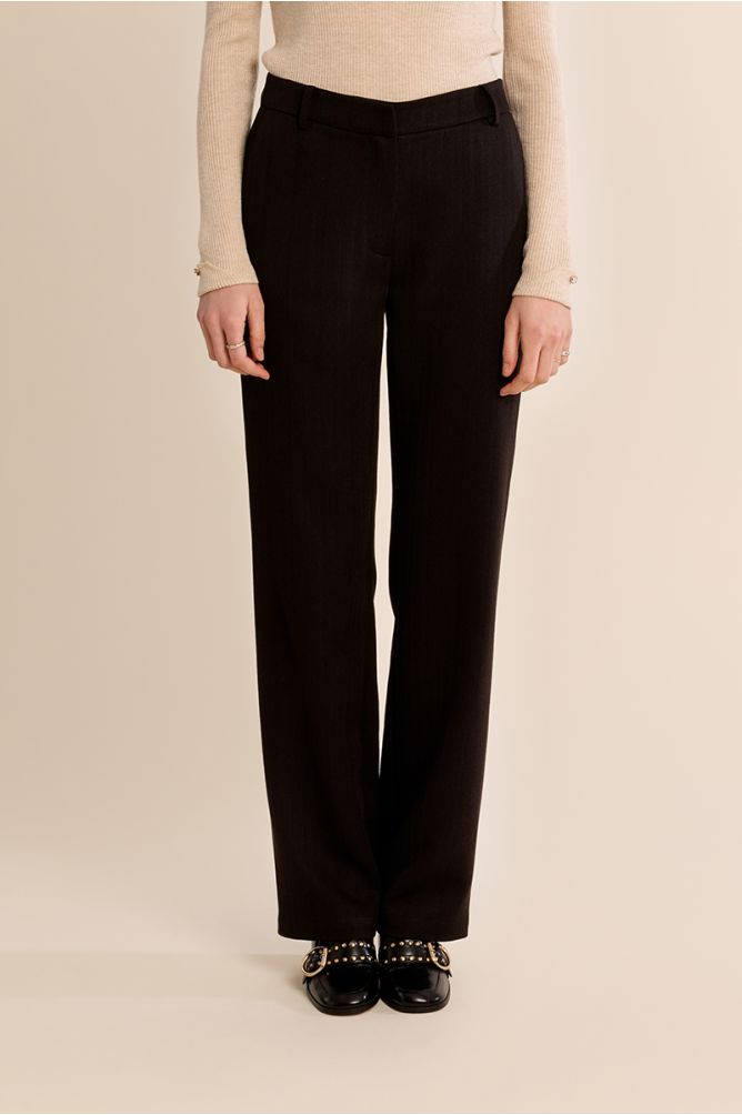 Straight-leg trousers, mid-rise waist