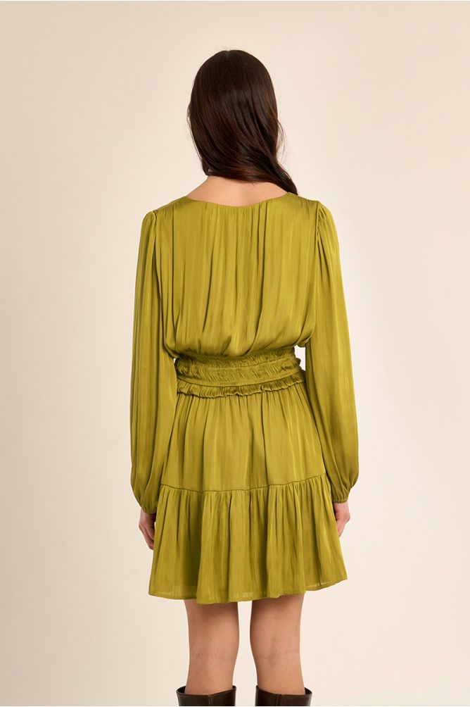 Robe courte satinée