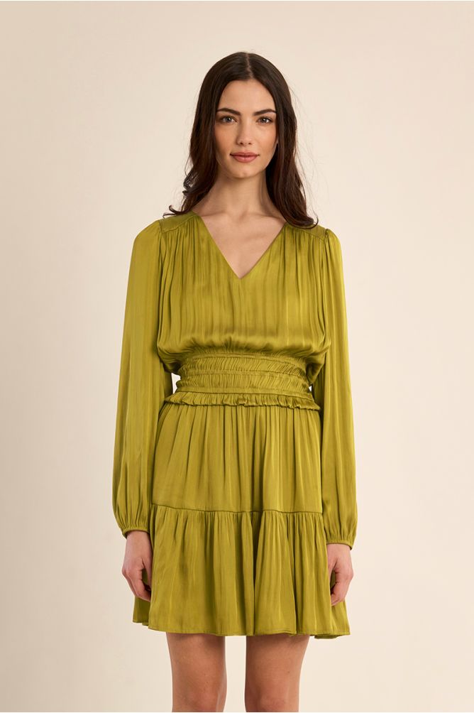 Robe courte satinée