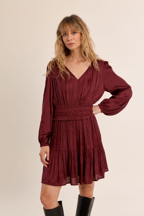 Robe courte satinée