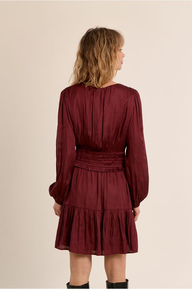 Robe courte satinée