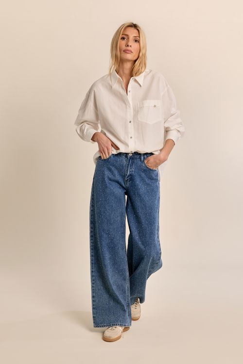 Straight shirt with embroidered clover