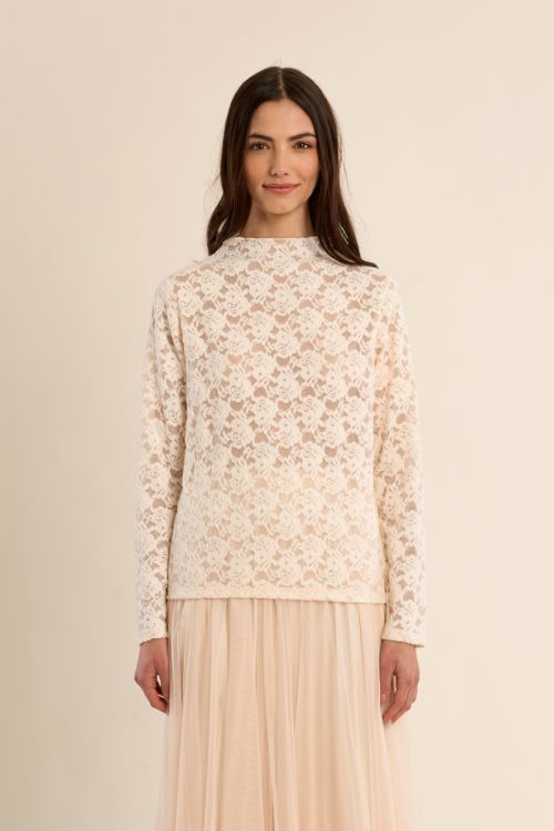 Top en dentelle semi-transparente