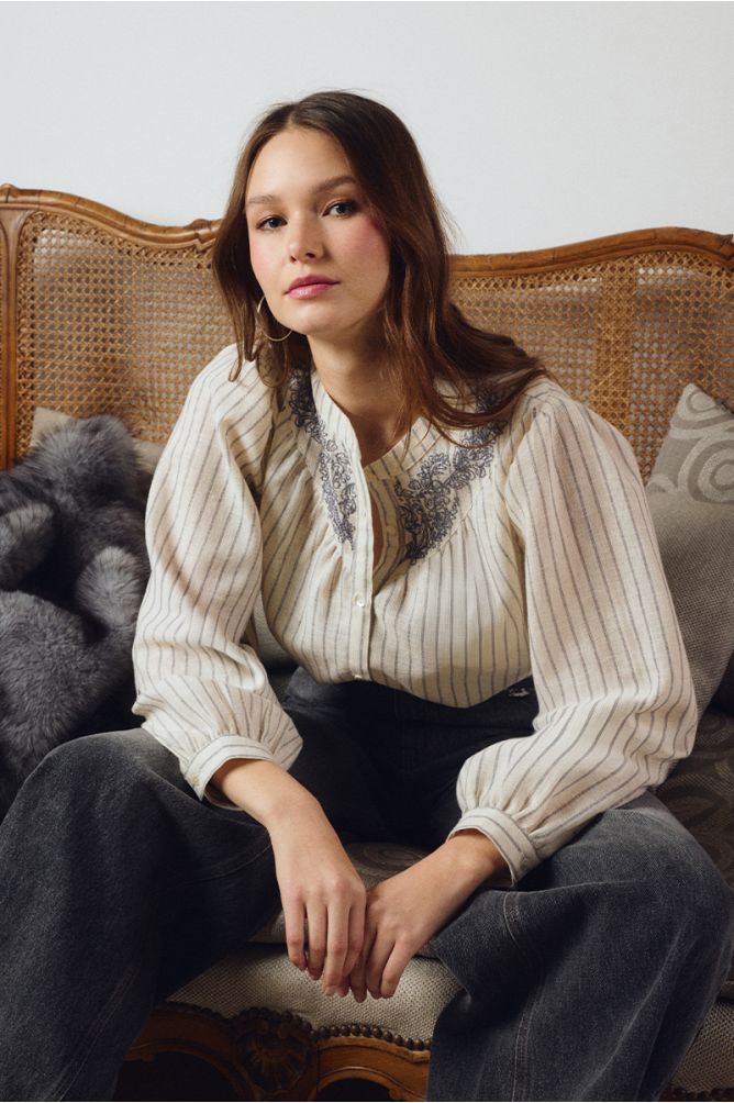 Striped blouse with Mandarin collar