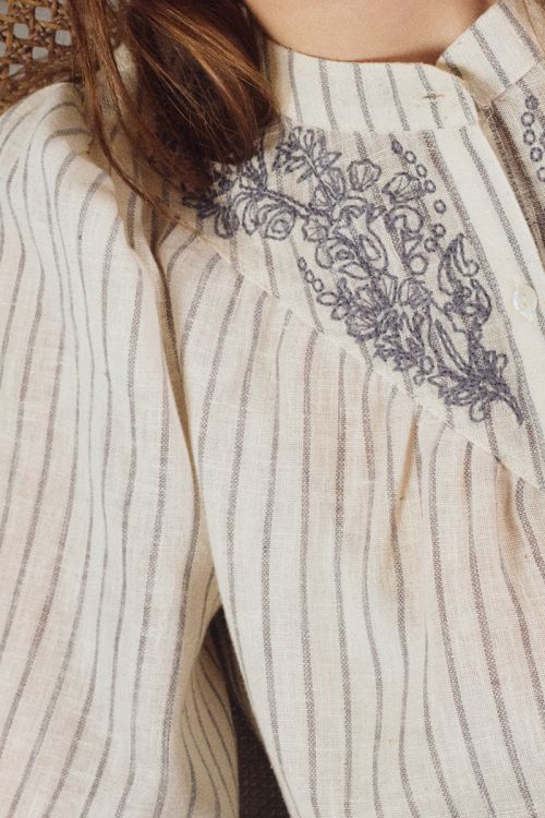 Striped blouse with Mandarin collar