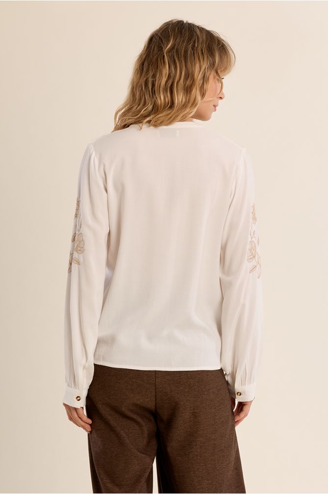 Camisa de manga larga detalle bordado