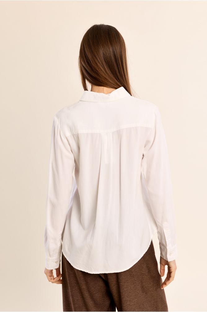 Straight shirt with embroidered flowers