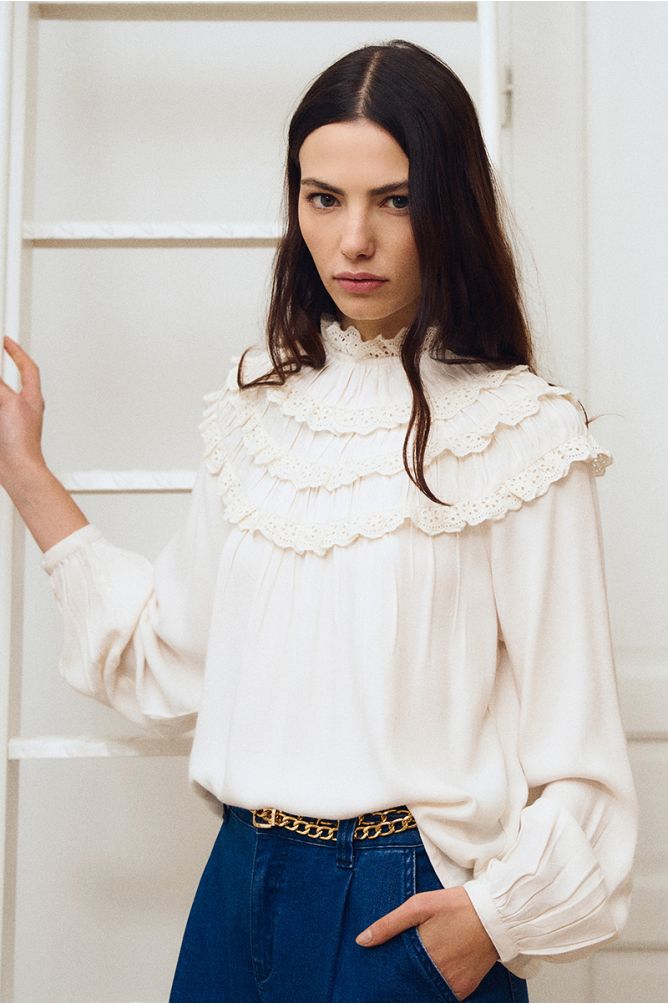 Straight blouse with embroidered ruffles