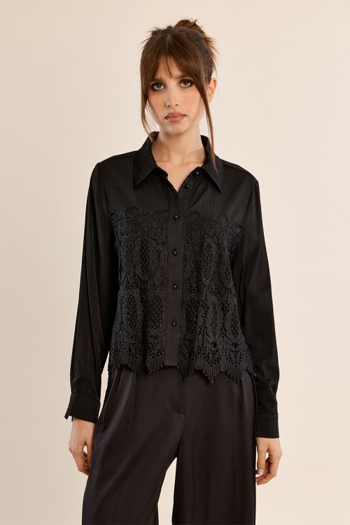 Chemise courte brodée