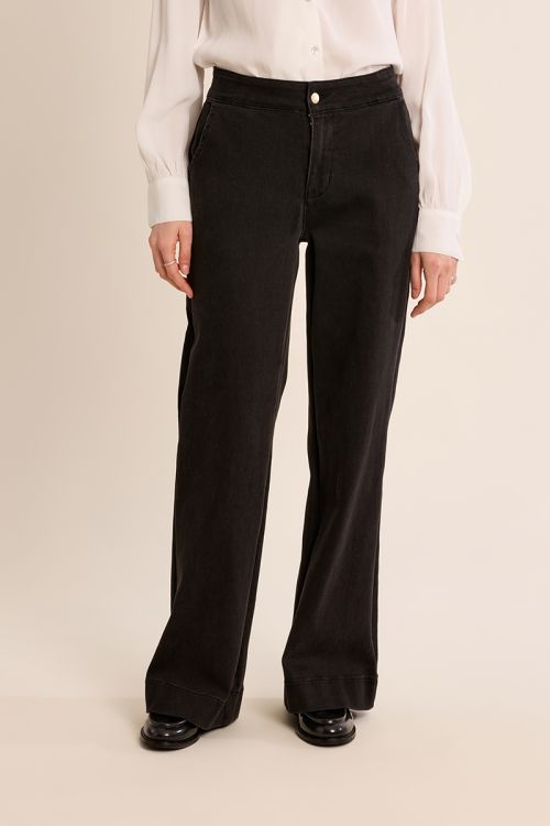 Pantalón vaquero acampanado