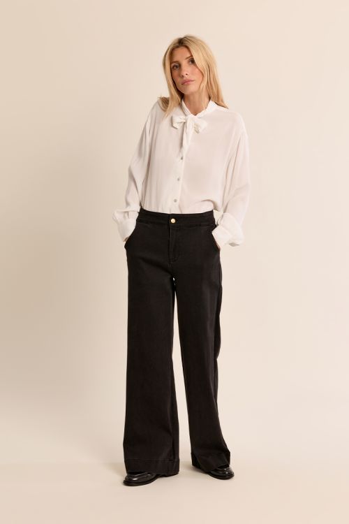 Pantalón vaquero acampanado