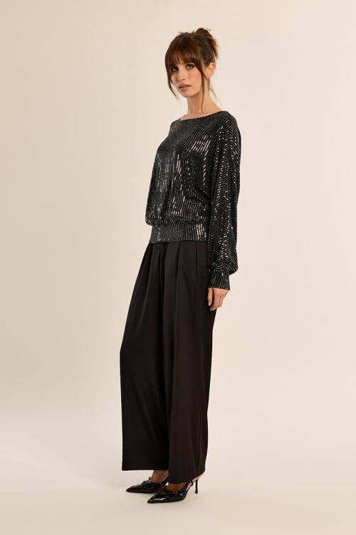 Long-sleeved top with rhinestones