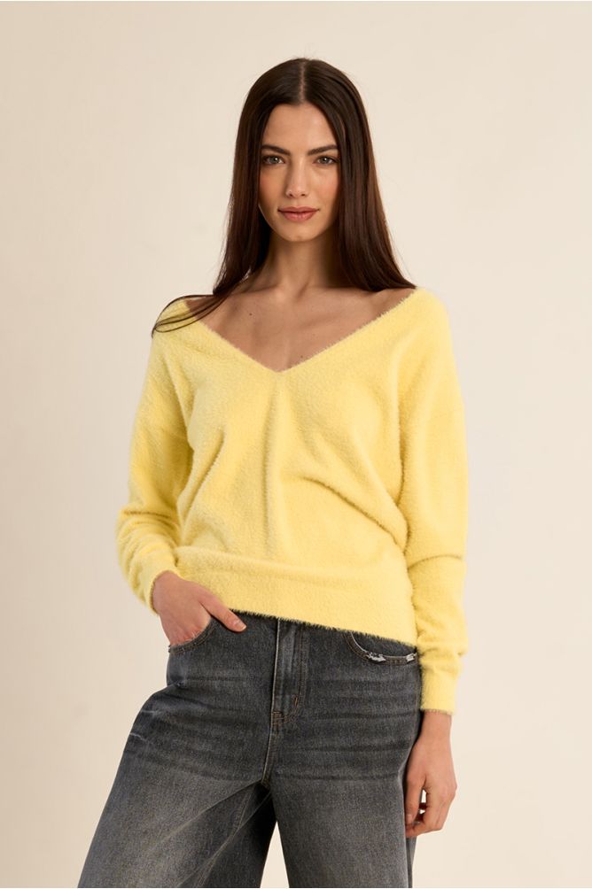 Fluffy sweater, V-neck