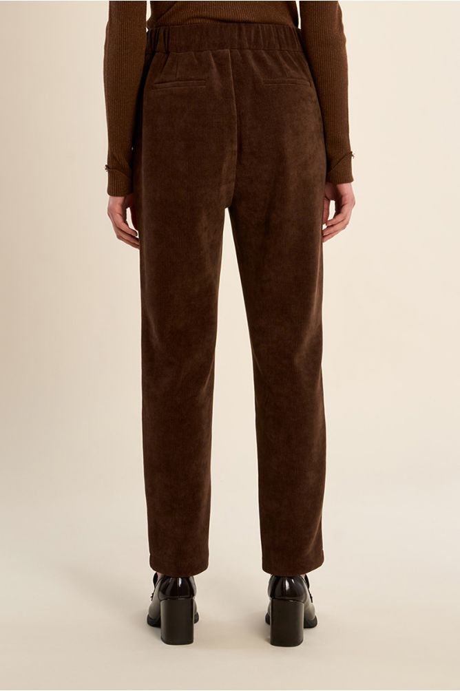 Carrot velvet trousers