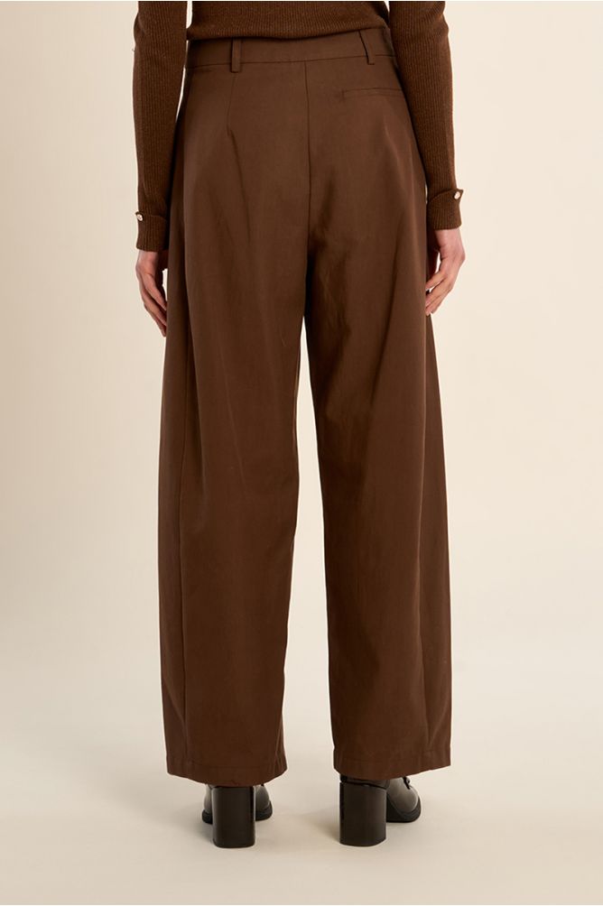Pantalón largo estilo barrel
