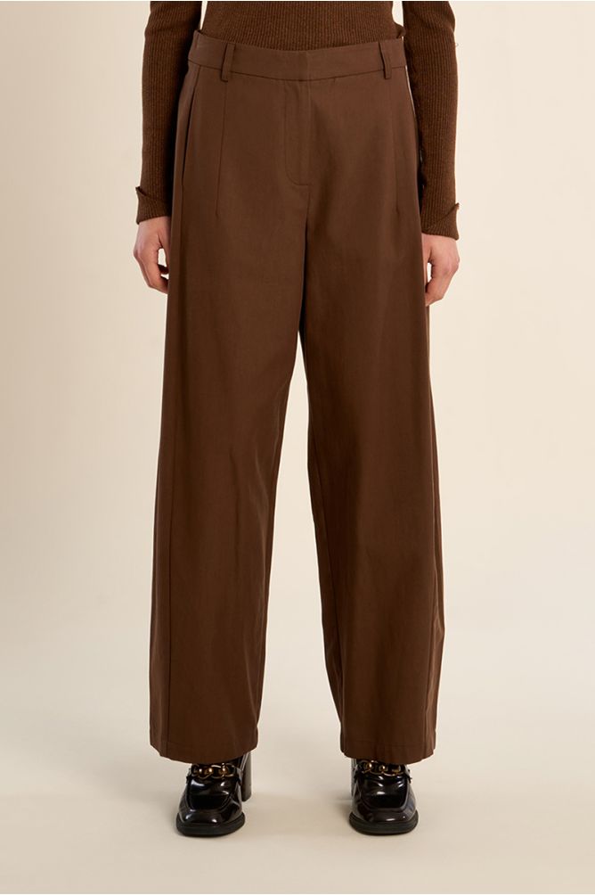 Pantalón largo estilo barrel