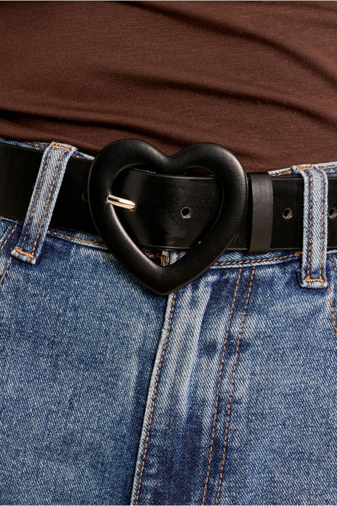 Cinturón con hebilla corazón