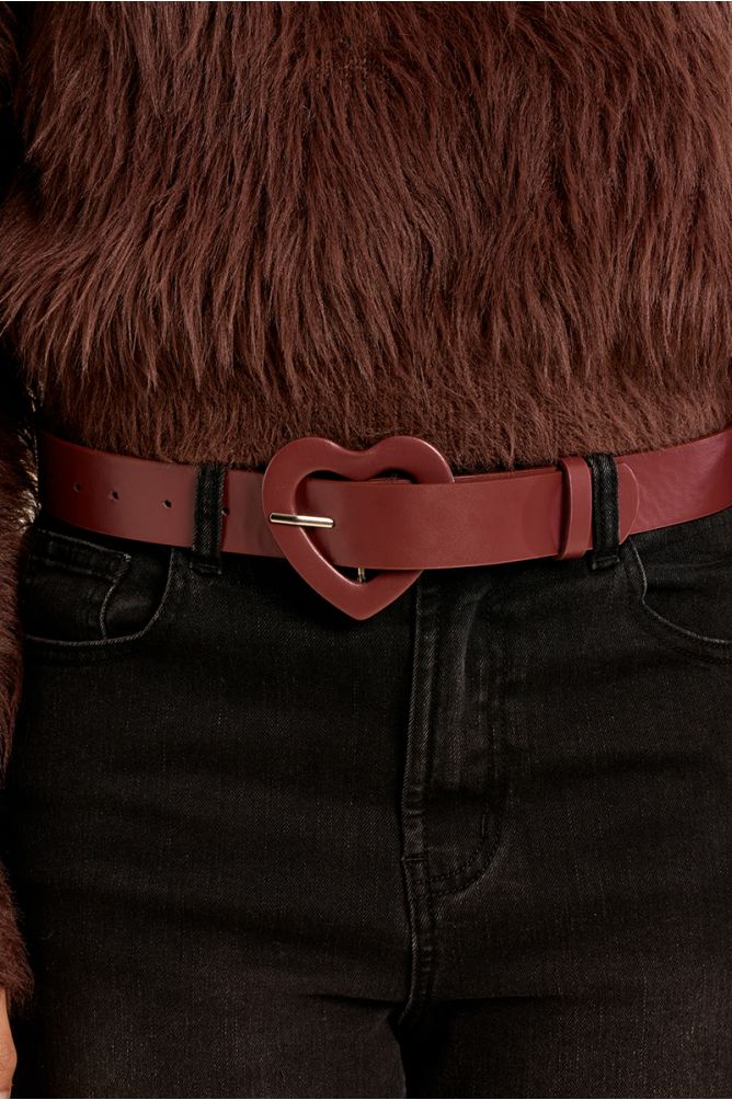 Cinturón con hebilla corazón