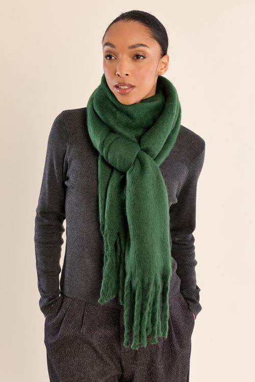 Plain scarf, fringed